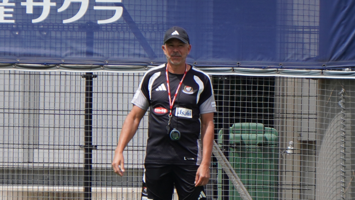 横浜F・マリノス　スティーブ・コリカ監督