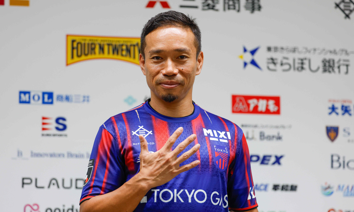 FC東京　長友佑都　現役続行会見
