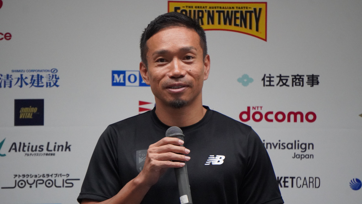 FC東京　長友佑都　現役続行会見にて