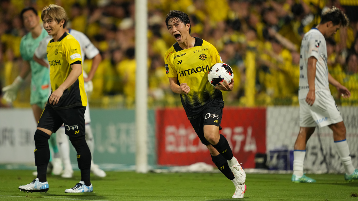 柏レイソル 小泉佳穂