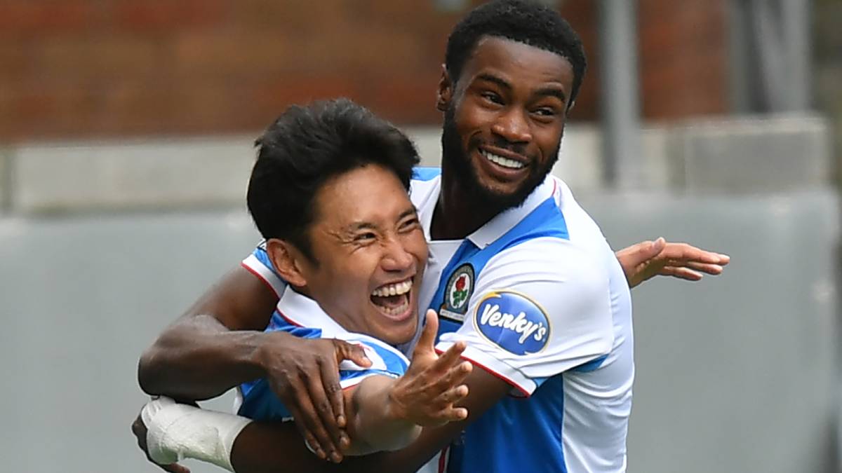 英2部で日本人MFがスーパーゴール！　ブラックバーン森下龍矢の圧巻ボレーに現地絶賛「あれほどの技術を見せられる選手はほとんどいない」