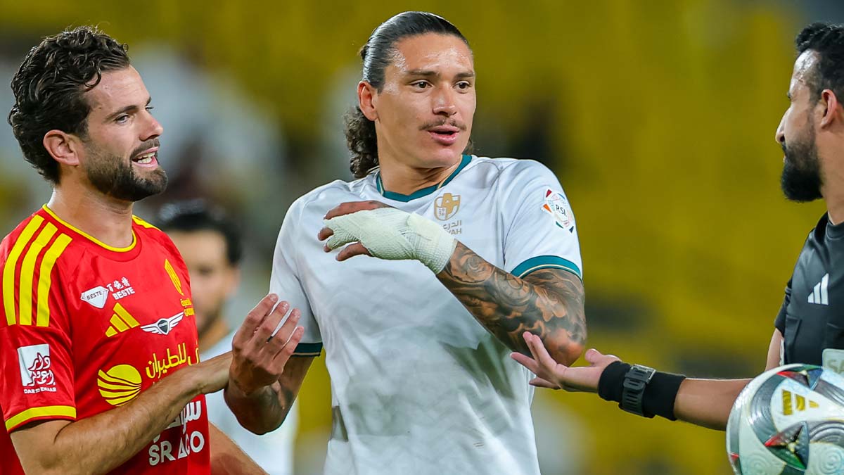 凄い音でゴールが揺れる！ 27歳のFWダルウィン・ヌニェスがサウジアラビアで見せた強烈なFK！ 得点ならずもスタンドを沸かす
