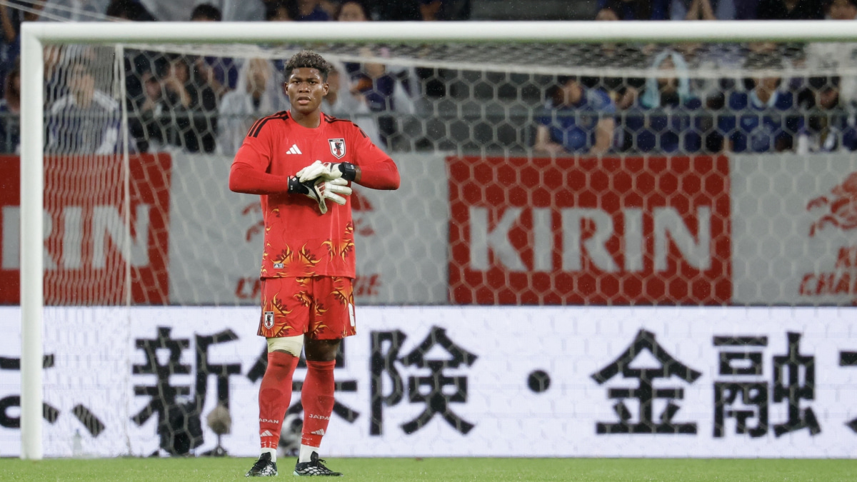 サッカー日本代表 鈴木彩艶