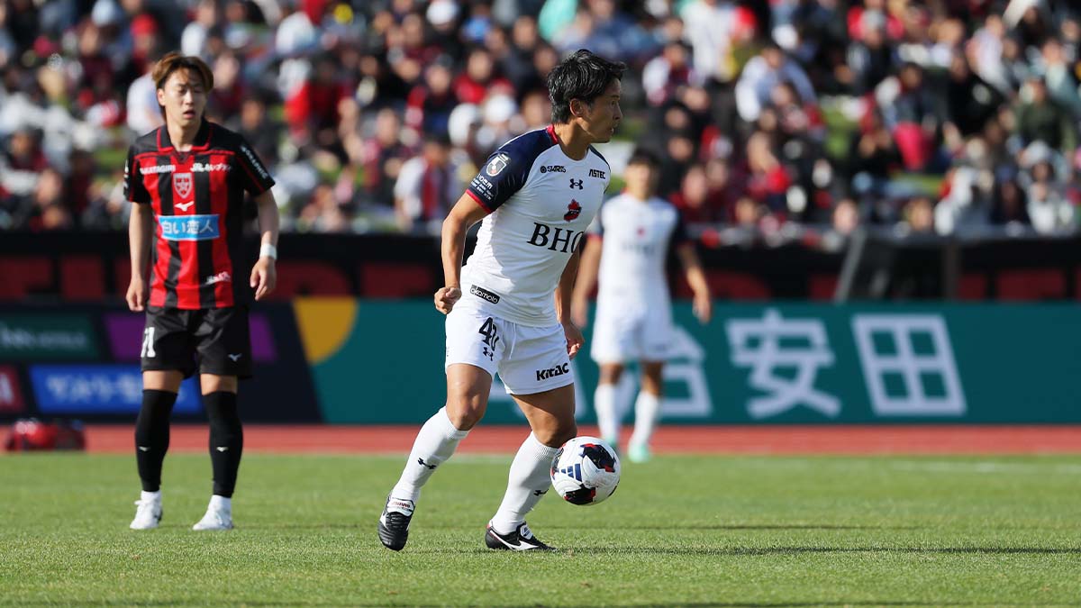 凄い角度から綺麗な軌道で決めた! いわきFCのMF永木亮太のゴールが凄すぎる! 鮮やかな直接FK弾