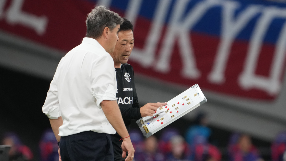 柏レイソル リカルド・ロドリゲス監督と村松尚登通訳