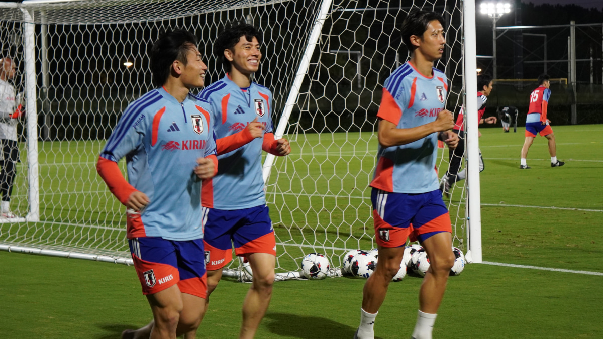 クールダウンする 日本代表の上田綺世、田中碧、伊藤洋輝