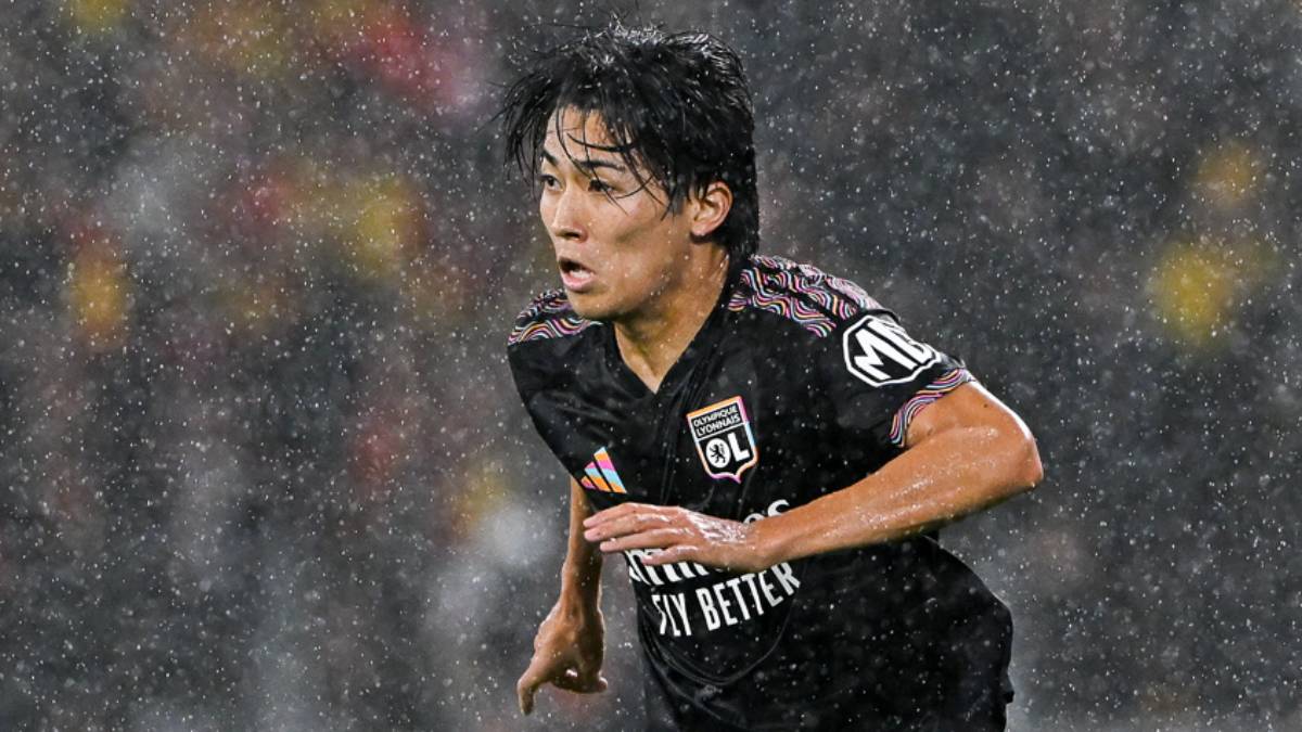 リヨン、ランスに敗れて今季リーグ初黒星…FW中村敬斗は負傷者発生で“緊急出場”、終盤の反撃も及ばず