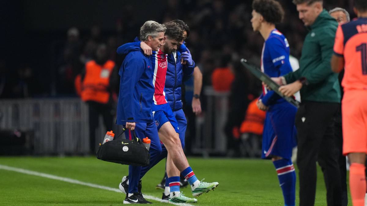 PSG、バルセロナ撃破も大打撃…主力3人が相次ぐ負傷交代、クヴァラツヘリアはスタッフに支えられ退場